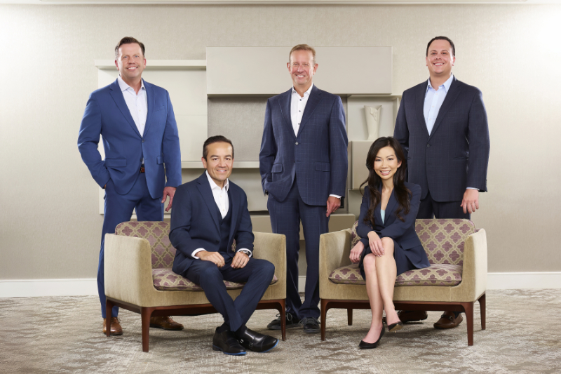 Dr. Oscar Manrique, Spanish-speaking plastic surgeon in Reston